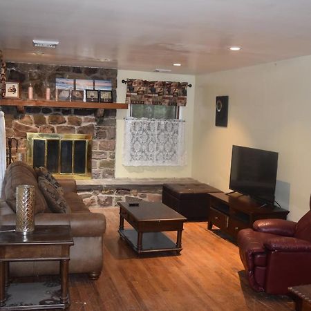 5 Bdr Cabin Game Rm Large Deck Fireplace Firetable Lake Harmony Buitenkant foto